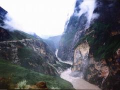 虎跳峡图片