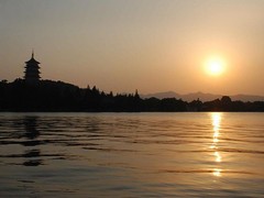 雷峰夕照