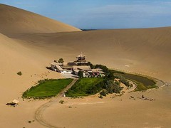 鸣沙山图片